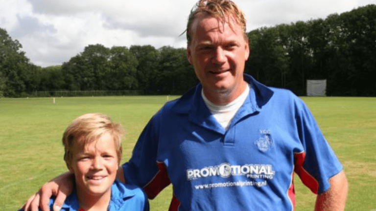 ICC World Cup: पिता के कदमों पर चला यह खिलाड़ी, पाकिस्तानी बल्लेबाज़ों के उड़ाए होश, पढ़ें पूरी कहानी