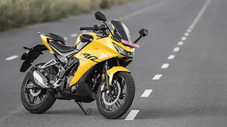 Yamaha R15 का खेल खत्म! जबरदस्त फीचर्स के साथ भौकाल मचाने आ गई Hero की ये 210cc इंजन वाली बाइक