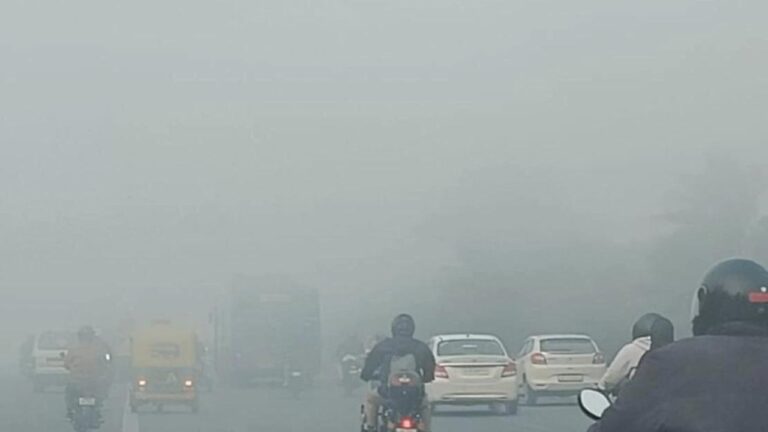 Weather Update: देश में मौसम ने करवट,जानें कहां पड़ेगी कड़ाके की ठंड और बारिश