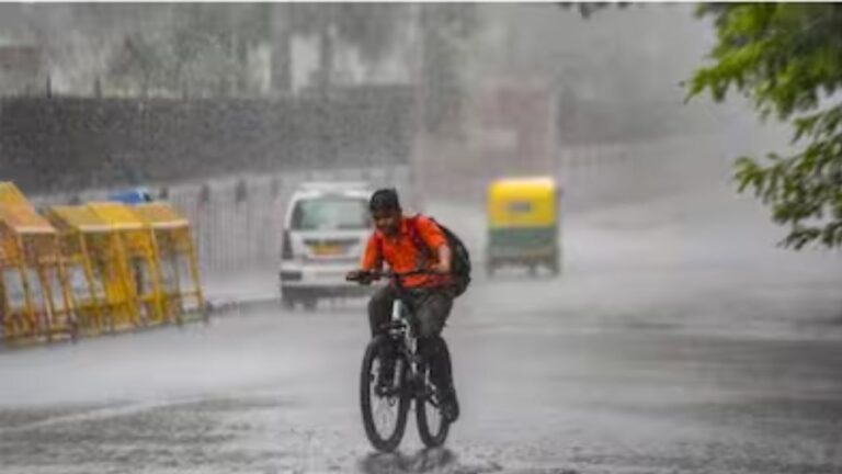 Weather Update: मैदान से लेकर पहाड़ तक बदला मौसम का मिजाज,जानें देश में कहां होगी बरसात 