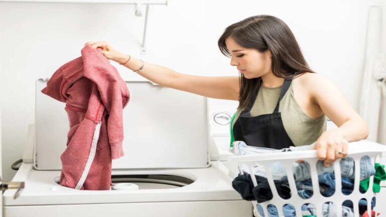 Washing machine में करनी है ऊनी कपड़ों की सफाई तो जेहन में बैठा लें ये बातें, जल्दी नहीं होगी खराब