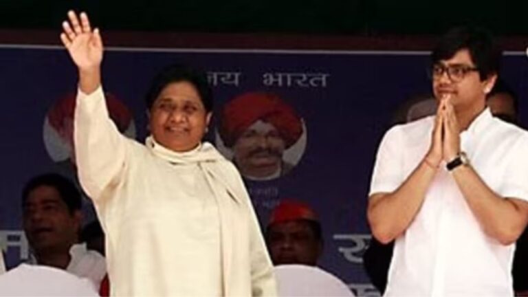 BSP चीफ मायावती ने आकाश आनंद को बनाया अपना उत्तराधिकारी,चंद्रशेखर रावण से करेंगे मुकाबला